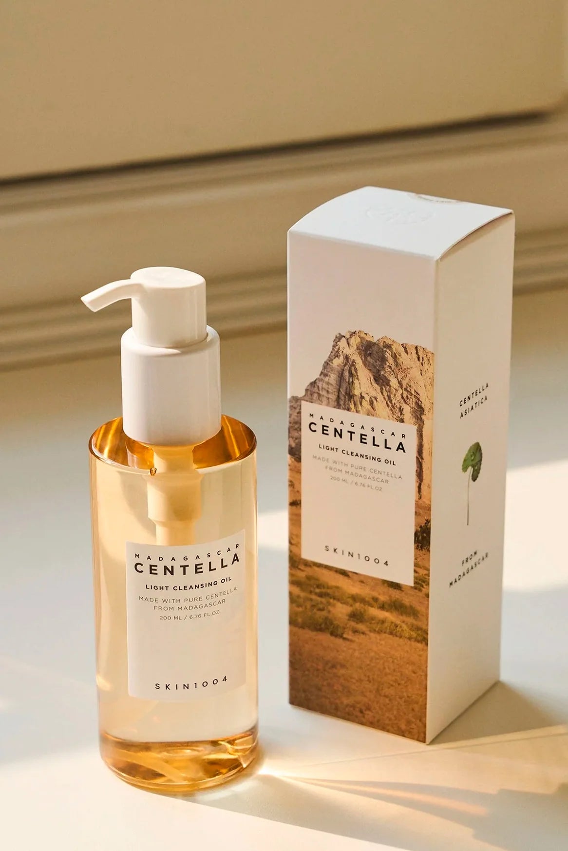 Madagascar Centella Light Cleansing Oil